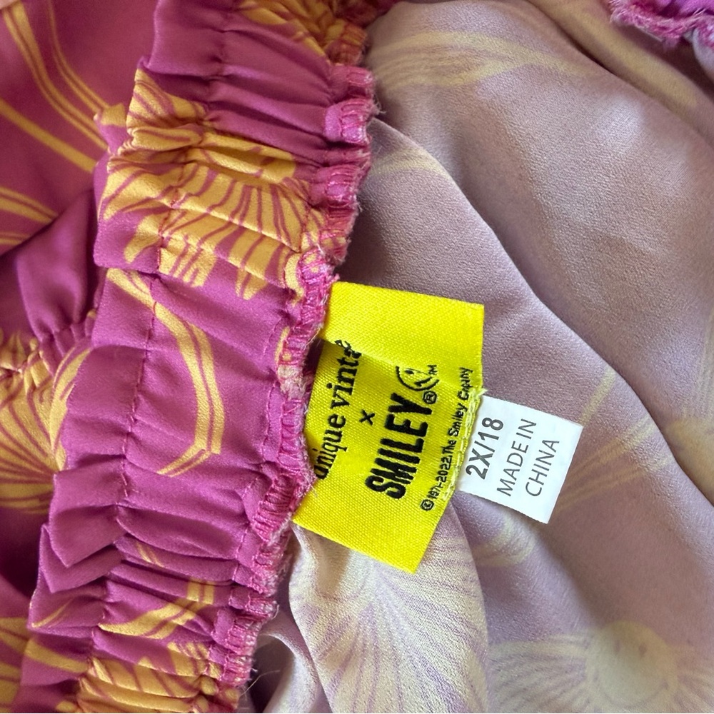 Unique vintage 😃 smiley Off-Shoulder Pink Floral Crop Top & short Set Plus Sz - Picture 6 of 6